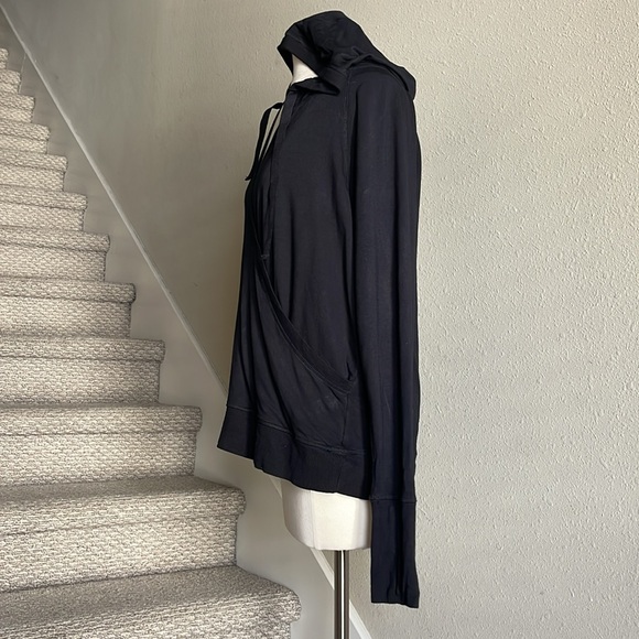 ATHLETA Sz XL Black Long Sleeve Front Crossover Hoodie - Picture 7 of 14